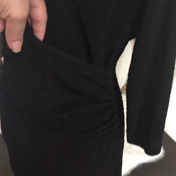 ASHRO cold shoulder top ๐๐ค๐ - Picture 5 of 8